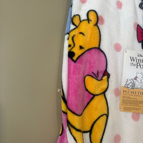 Disney Winnie The Pooh Eeyore Valentines Day Throw Blanket 50x70 Hearts NWT - Picture 3 of 8